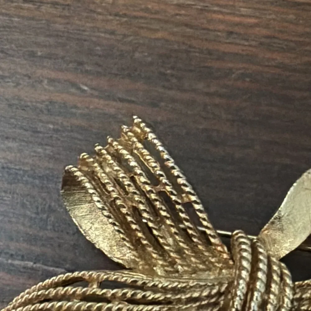 Large Modernist Gold Tone Bow Brooch Vintage 1970's Signed Kramer